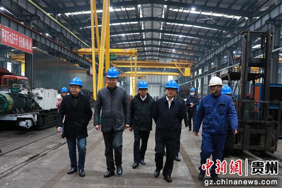 张谦到盘州市开展 入村寨进社区走企业访群众 大走访活动
